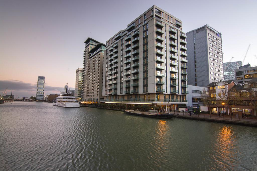 Canary Wharf - Corporate Riverside Apartments London Exterior photo