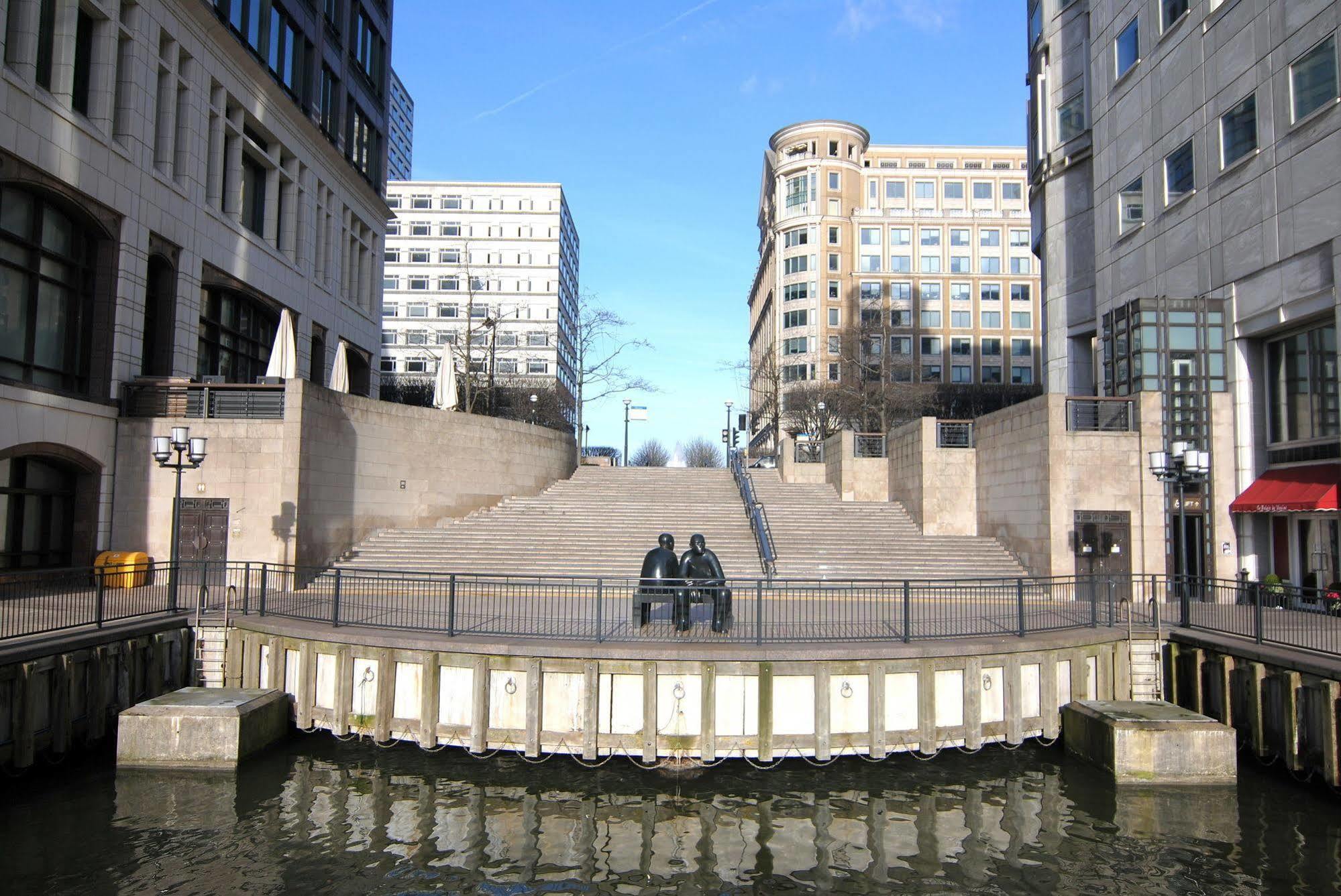 Canary Wharf - Corporate Riverside Apartments London Exterior photo