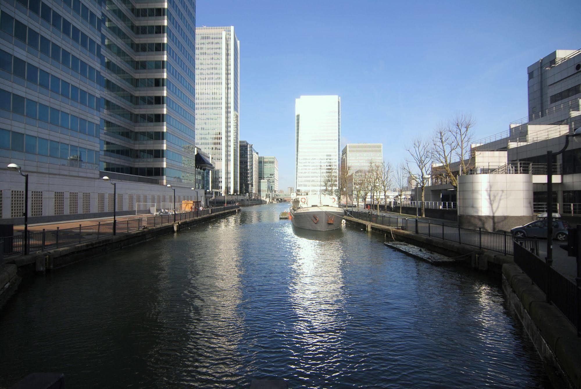 Canary Wharf - Corporate Riverside Apartments London Exterior photo